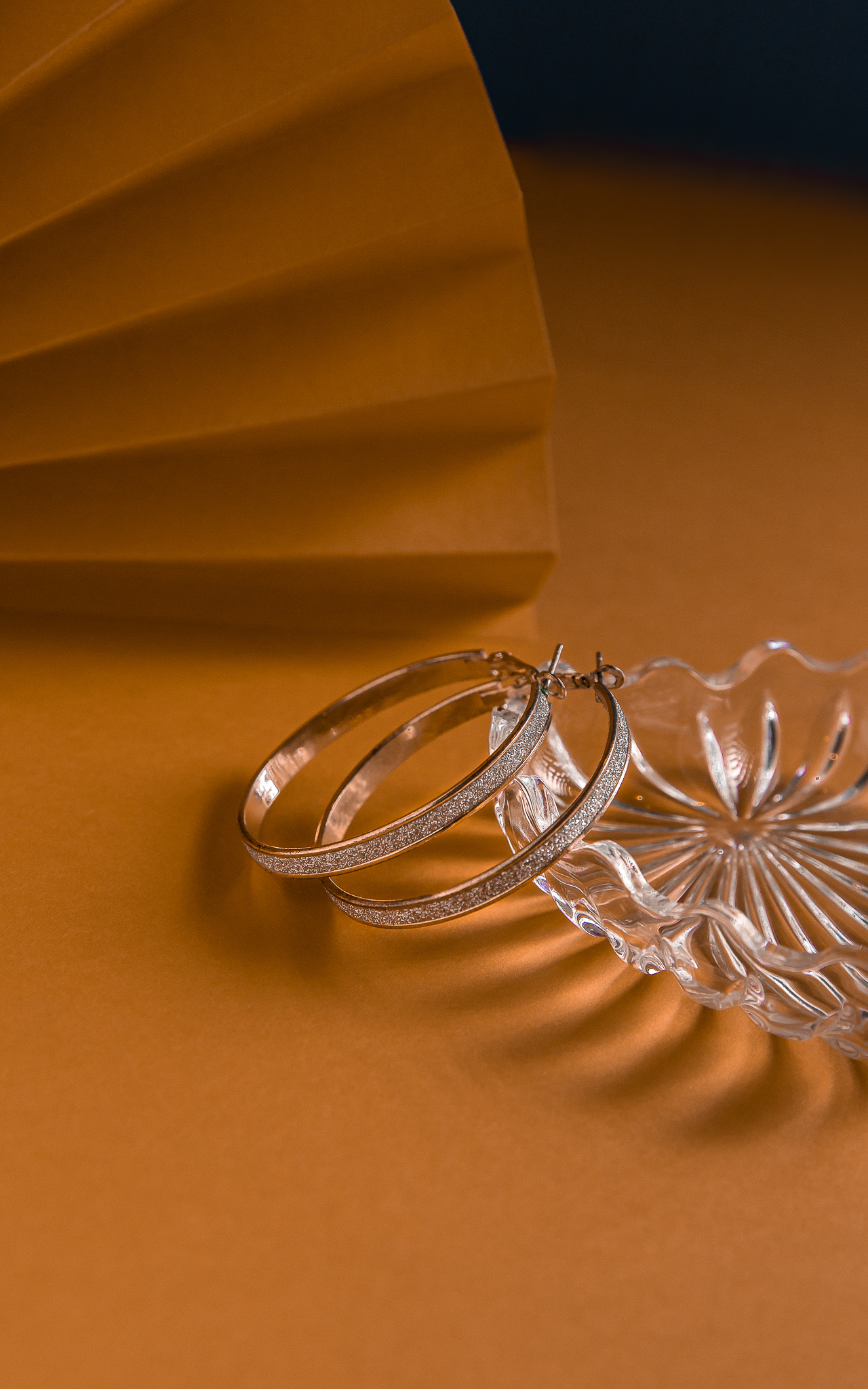 arracadas oro joyeria fotografia creativa de producto diana lissett