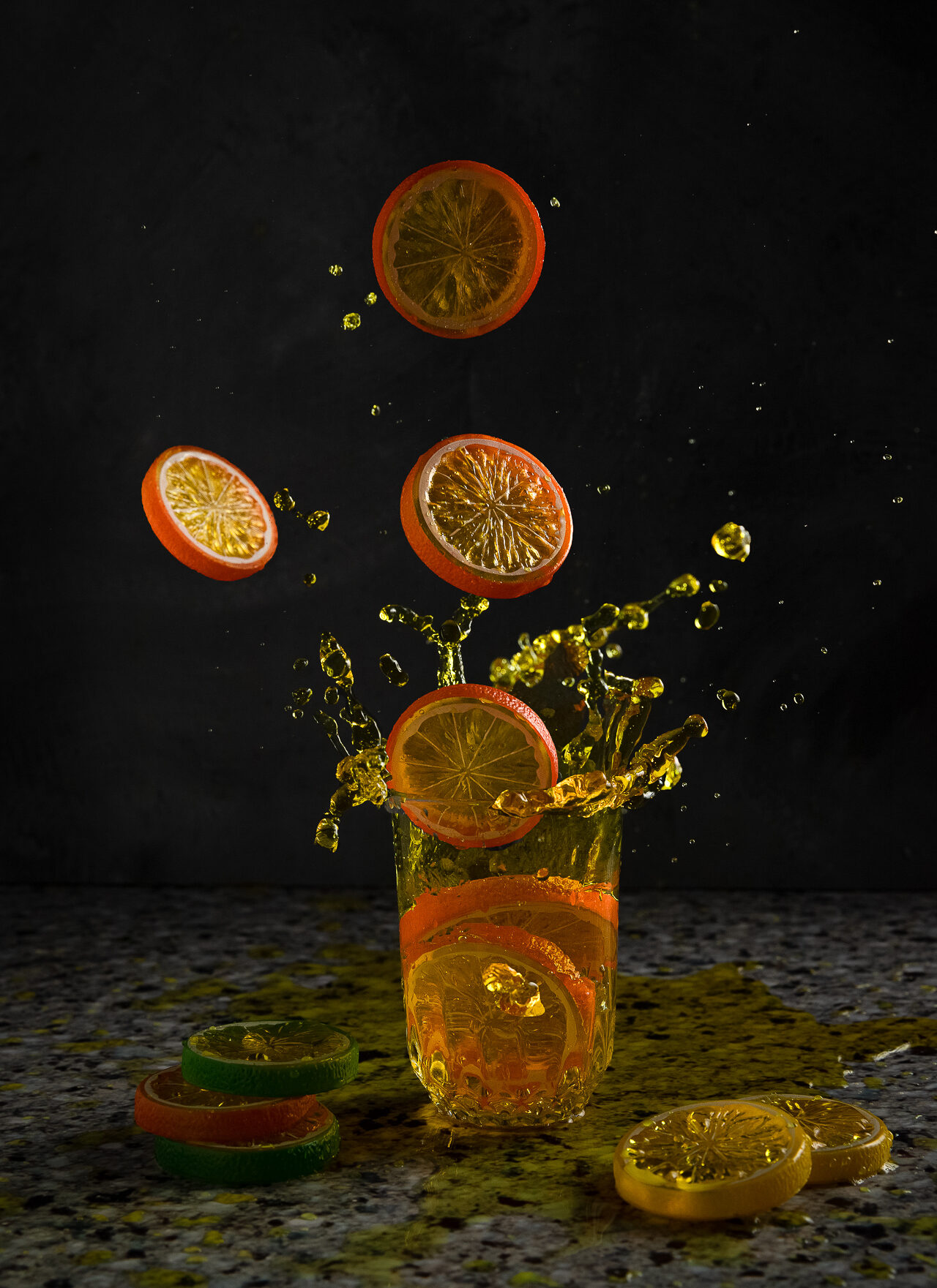 jugo naranja en splash fotografia creativa de producto diana lissett